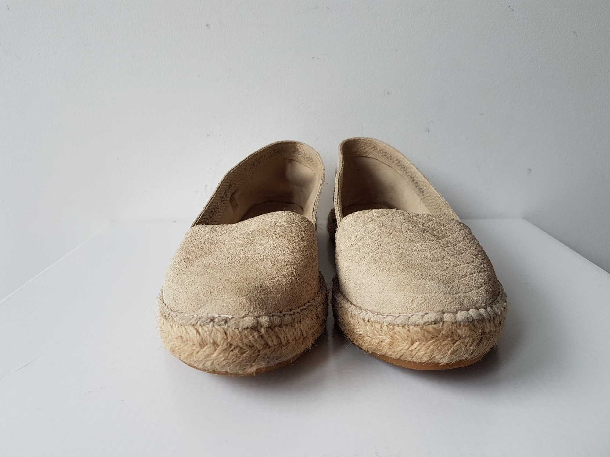 Beżowe skórzane espadryle KIOMI Made In Spain motyw wężowej skóry r.37