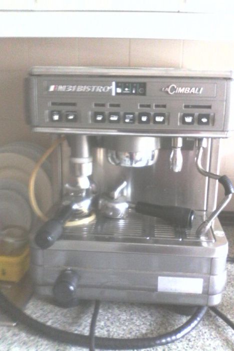 Vende se máquina de café