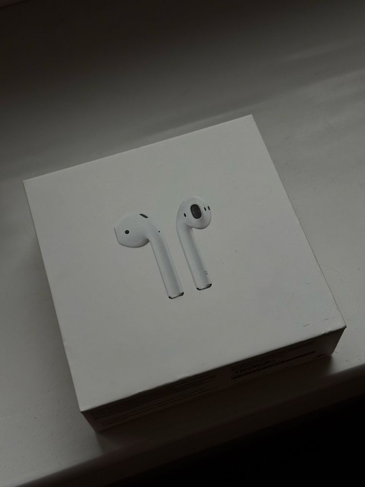 Airpods 2 оригінал та новий чохол в подарунок!!!