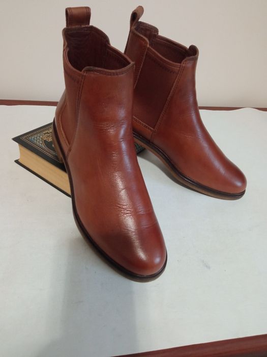 Шкіряні Челсі Clarks . Р. 40