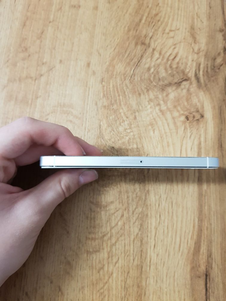 (NIEAKTYWNE DO 27.07) iPhone 5S 16GB A1457