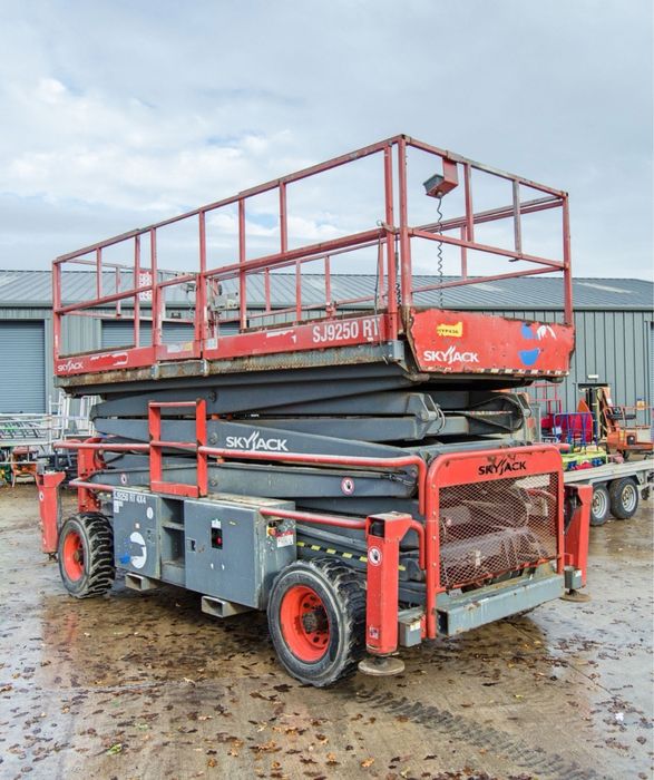 Ножнечний підіймач