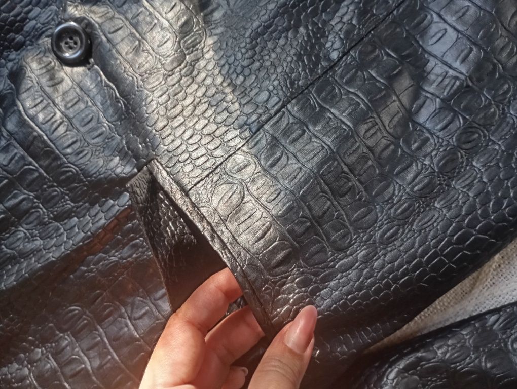PrettyLittleThing S-L nowa owersizowa marynarka efekt skóry krokodyla