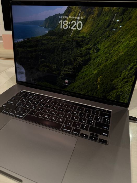 MacBook Pro (2019) i9/16gb/1tb/Radeon 5500