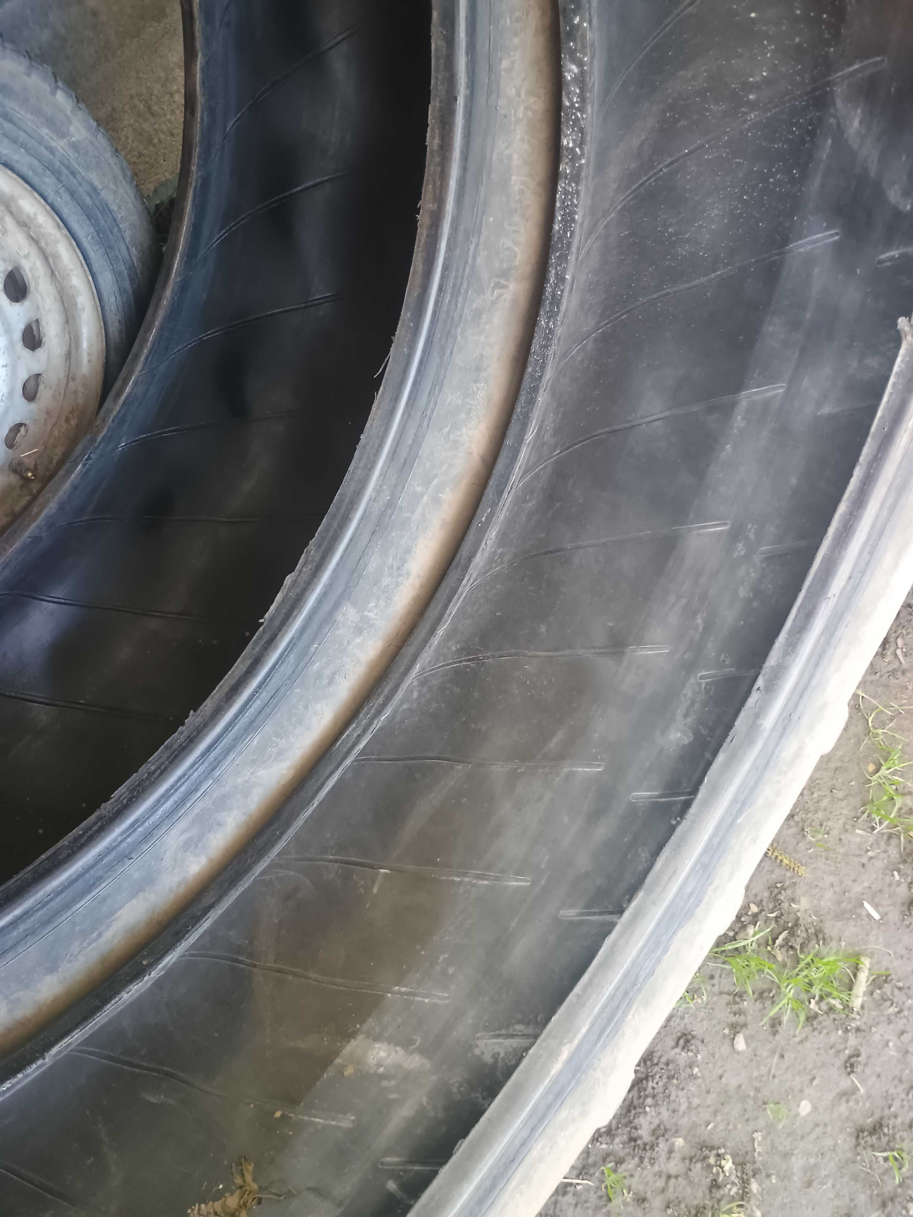 Opony 13,6 R 36 Kleber