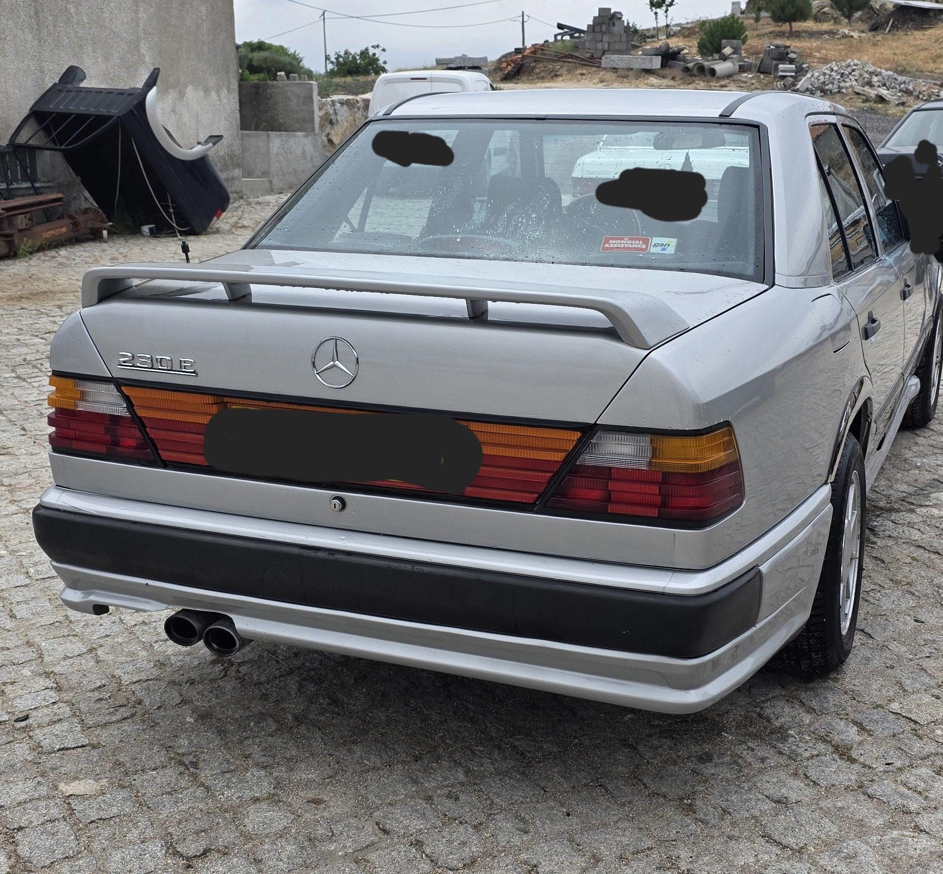 Mercedes-Benz 230E W124: