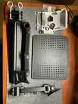 Uchwyt biurkowy na monitor i laptop ART L023