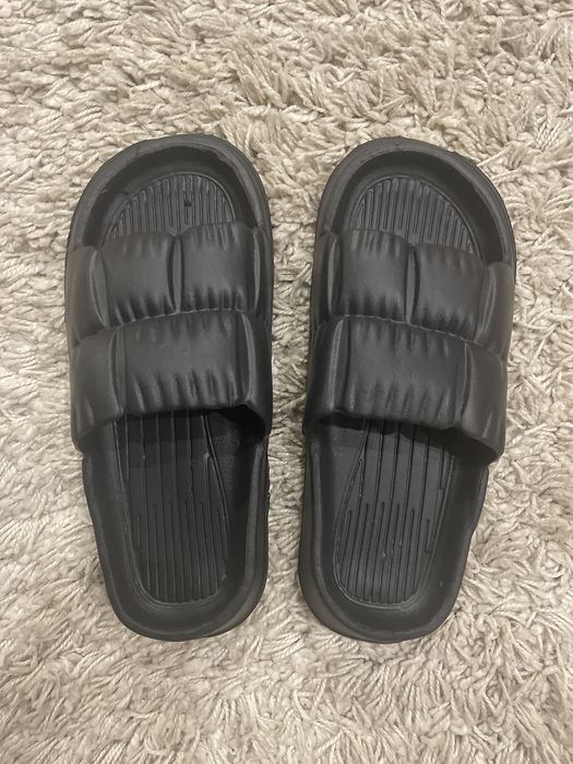Чорні шльопки домашньо вуличні літні легкі нові
