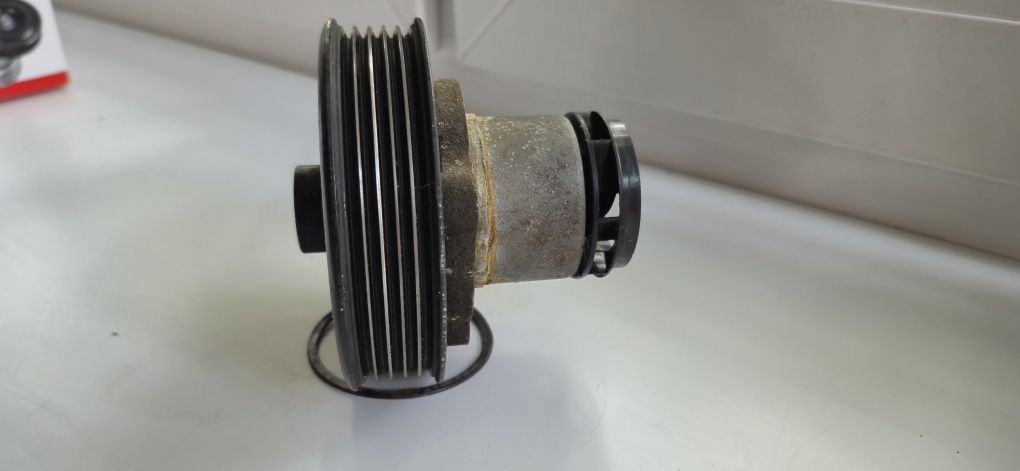 Помпа водяна Passat NMS 2.5l