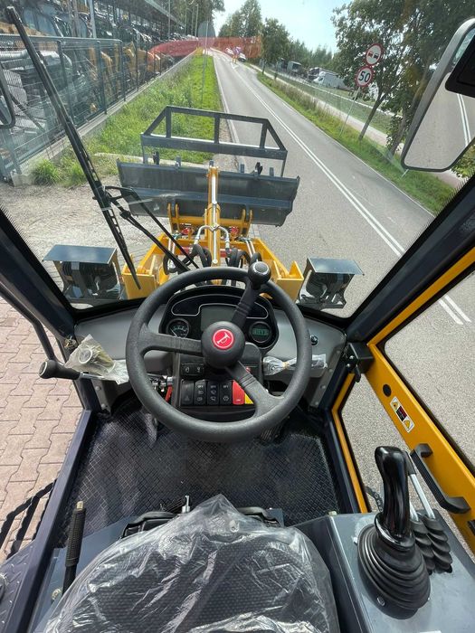 ŁADOWNOŚĆ 1000 KG nowa mini ładowarka miniładowarka GG010