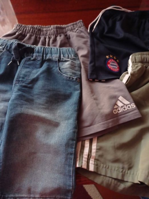 Продам шорти та мастерки.