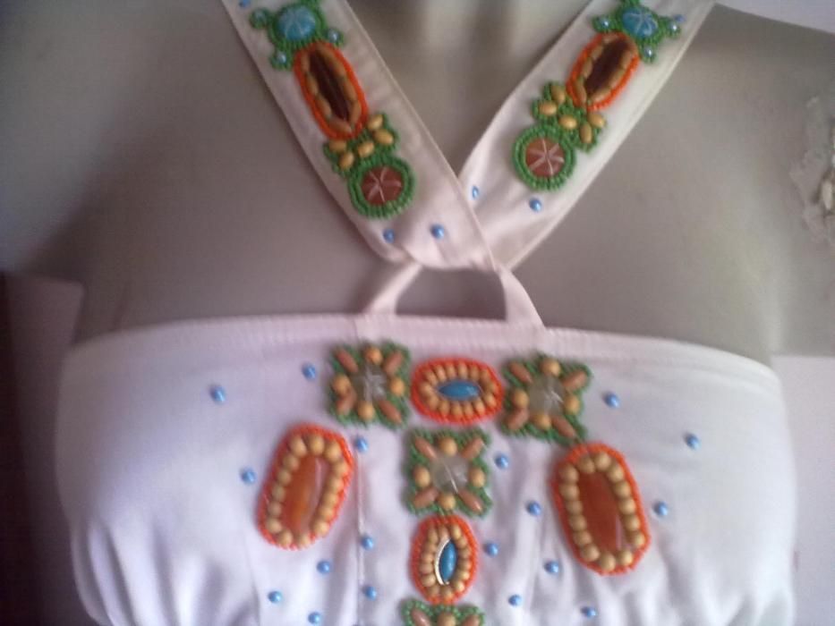 Vestido branco bordado 38