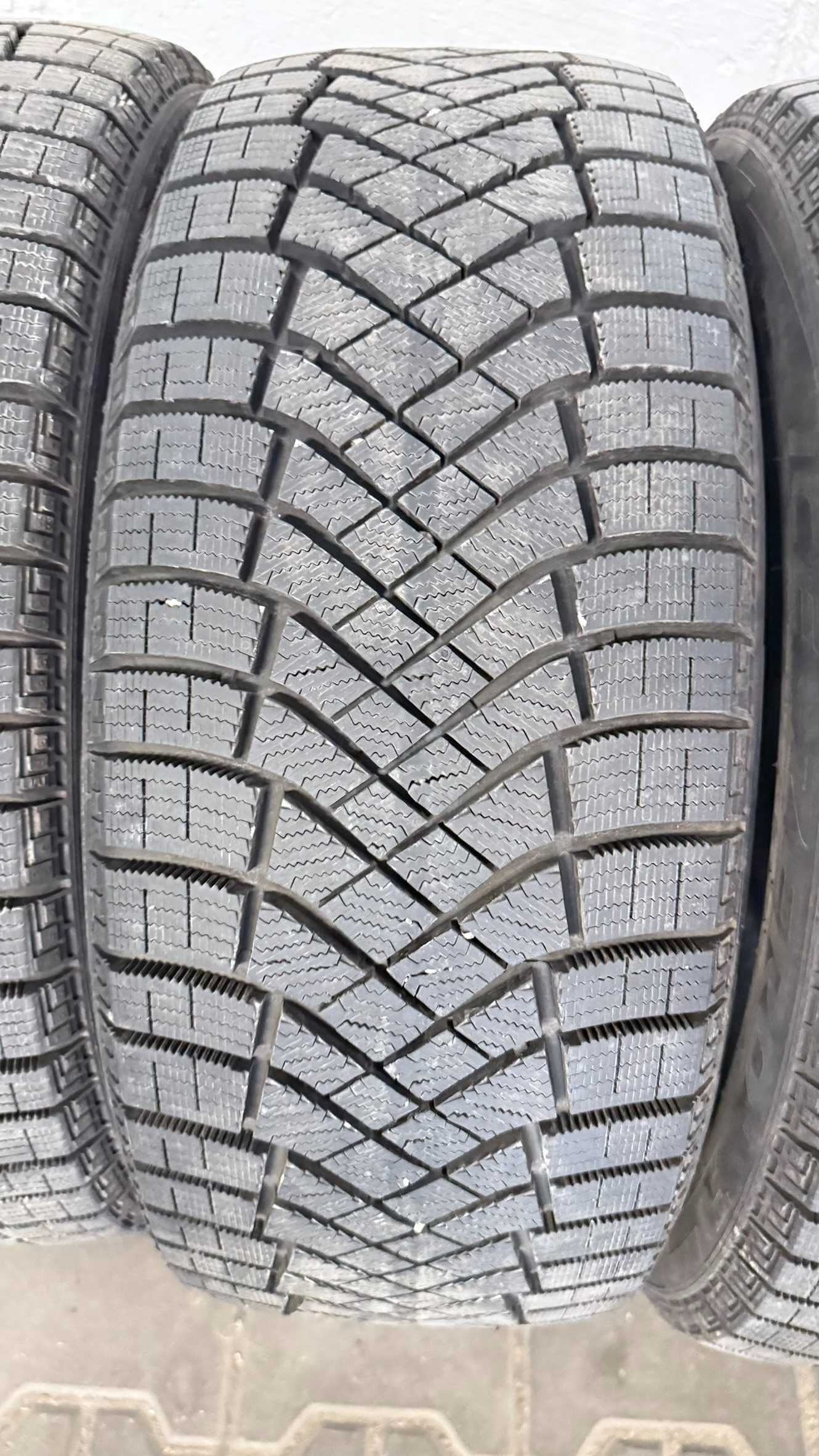 Opony zimowe PIRELLI ICE ZERO 225/45/19 8,5 mm 21 rok super stan