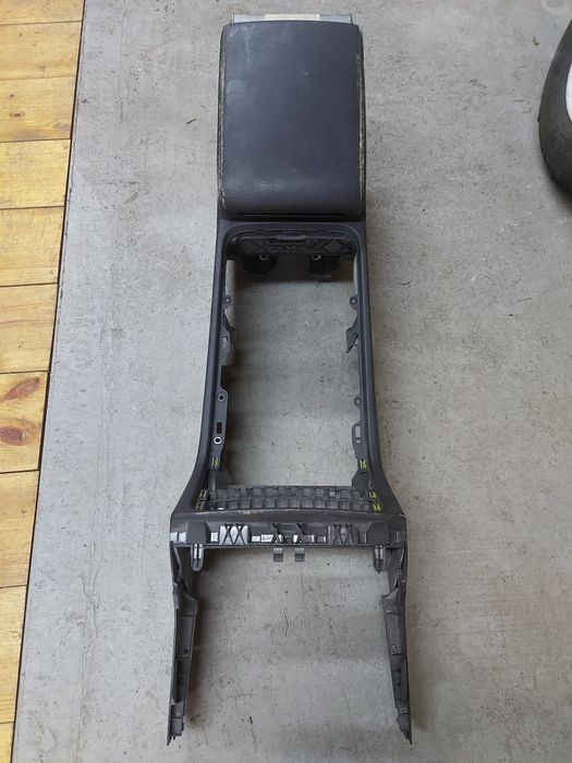 7P186324181U VAG Консоль центральна панелі керування