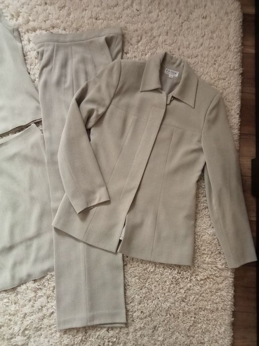 Garnitur damski/marynarka M 4cz. stan idealny