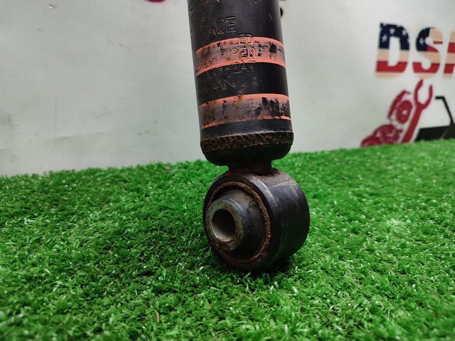 Амортизатор задній Nissan rogue t33 2.5 разборка ніссан рог т33