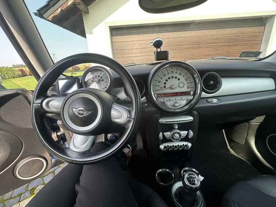 MINI Cooper, auto- mały ale wariat :)