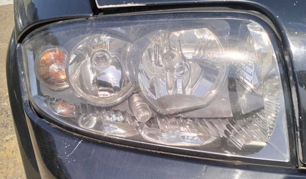lampa prawa lewa przednia przód Audi A2