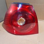 Lampa lewy tyl VW Golf 5 HB w błotnik wersja europejska 1K6.945.095 E