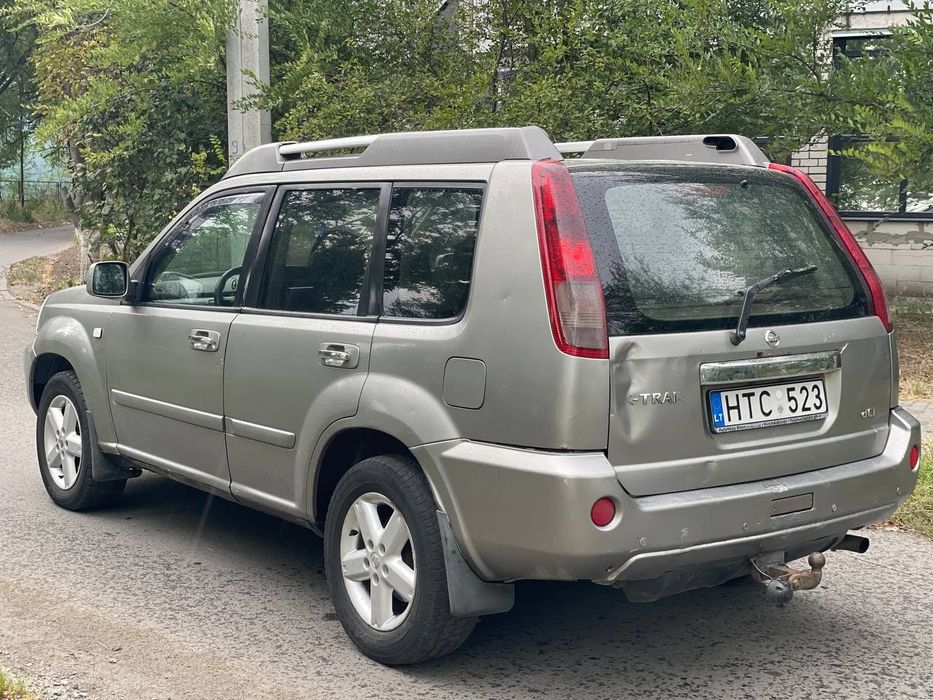 Продам Nissan x-trail 2,2 л дизель полный привод 2007 рік.