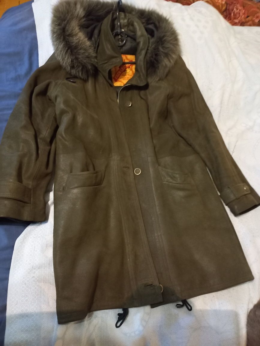 Женская кожаная куртка размер четко L - 48