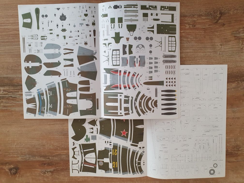 Modele Kartonowy Arsenał P-40E (2/2004) oraz P-39N (2/2003)
