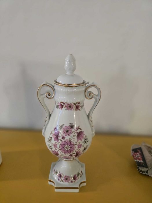 Jarras decorativas Vista Alegre e Casa Bohemia