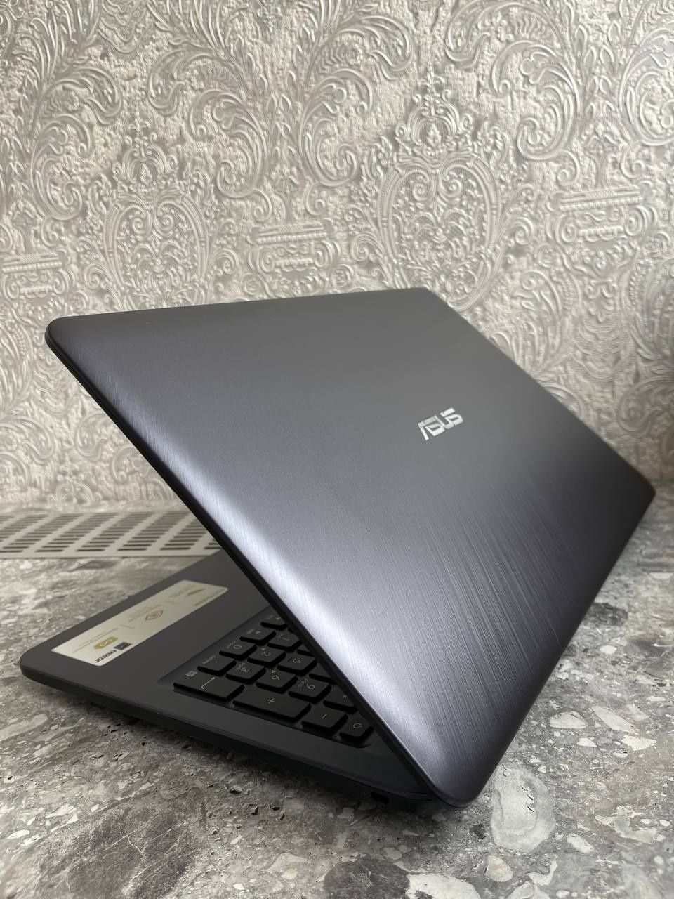 Игровой Asus FullHD 15,6" (Intel/Nvidia  2gb /ОЗУ 8гб/АКБ