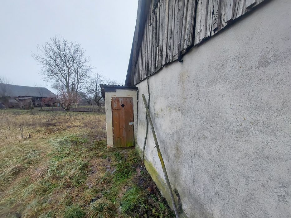 Продаж будинку з літньою кухею і прибудовами