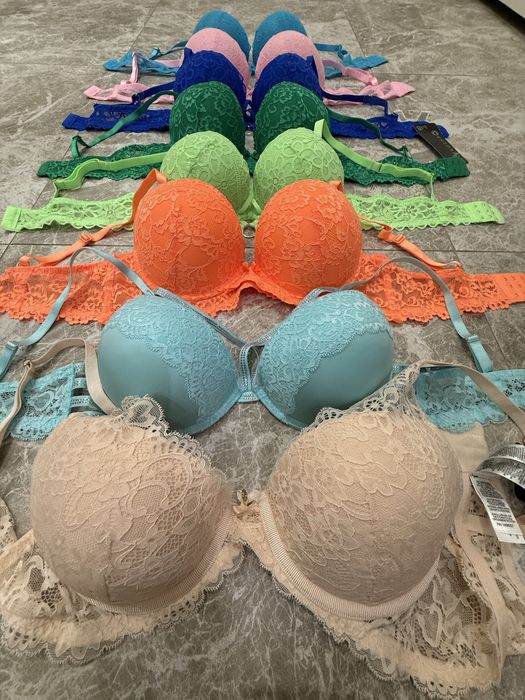 Бюстгальтера жіночі