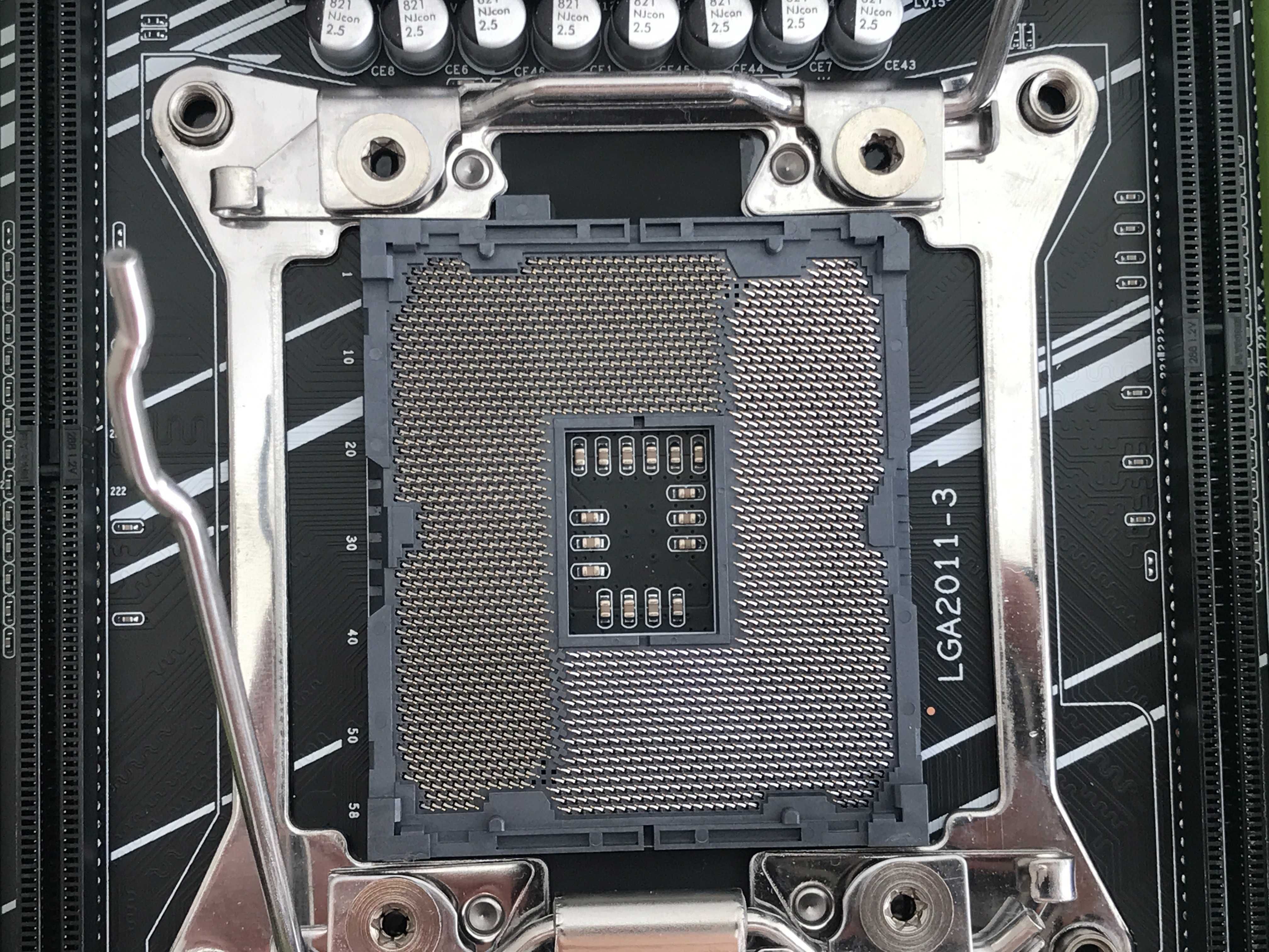 Материнська плата Qiyida X99 E5-A99, xeon 2680v4 / 2697v3 / 32gb