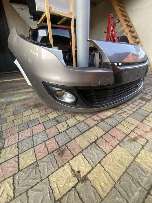 Бампер megan3 продам