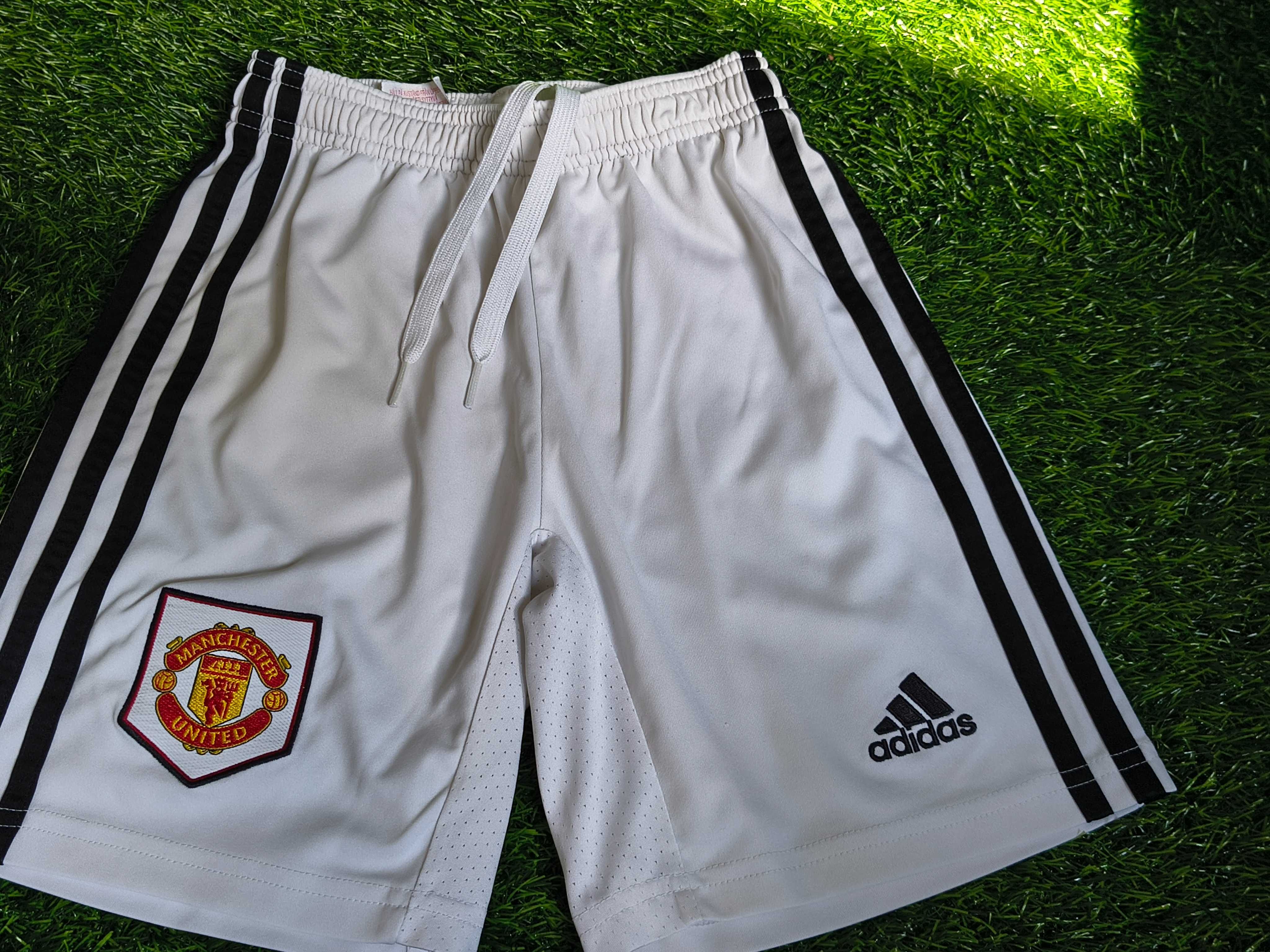 Spodenki adidas Manchester United 22/23 Domowe Junior - Biały rozm.140