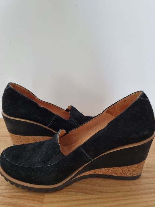 Mokasyny na koturnie