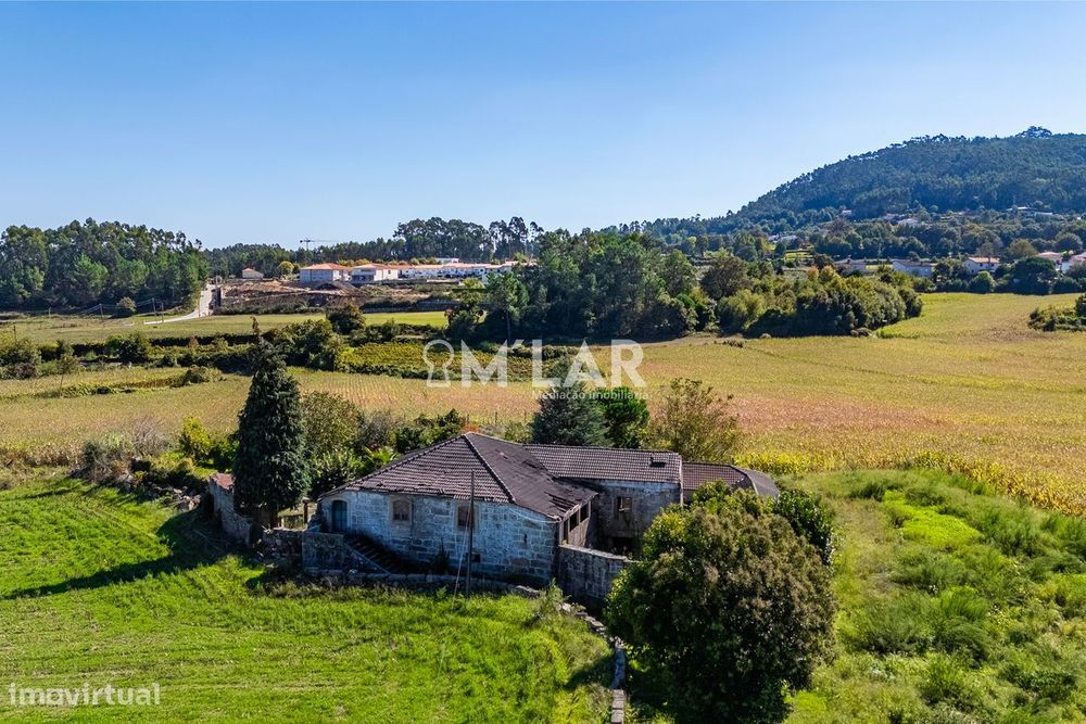 Quinta com 1700 m2 em Midões, Barcelos