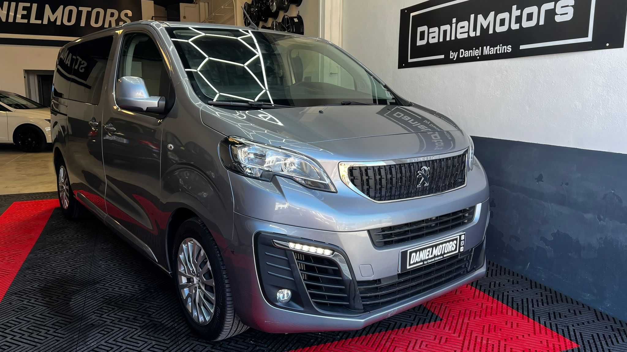 Peugeot Traveller 1.5 BlueHDi L2H1