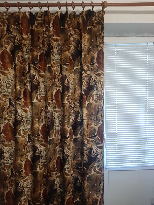 Штори для вікон.