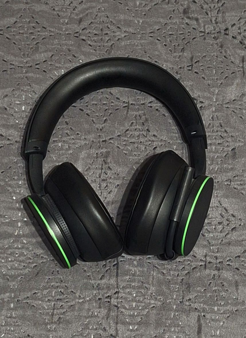 XBOX Series X z akcesoriami