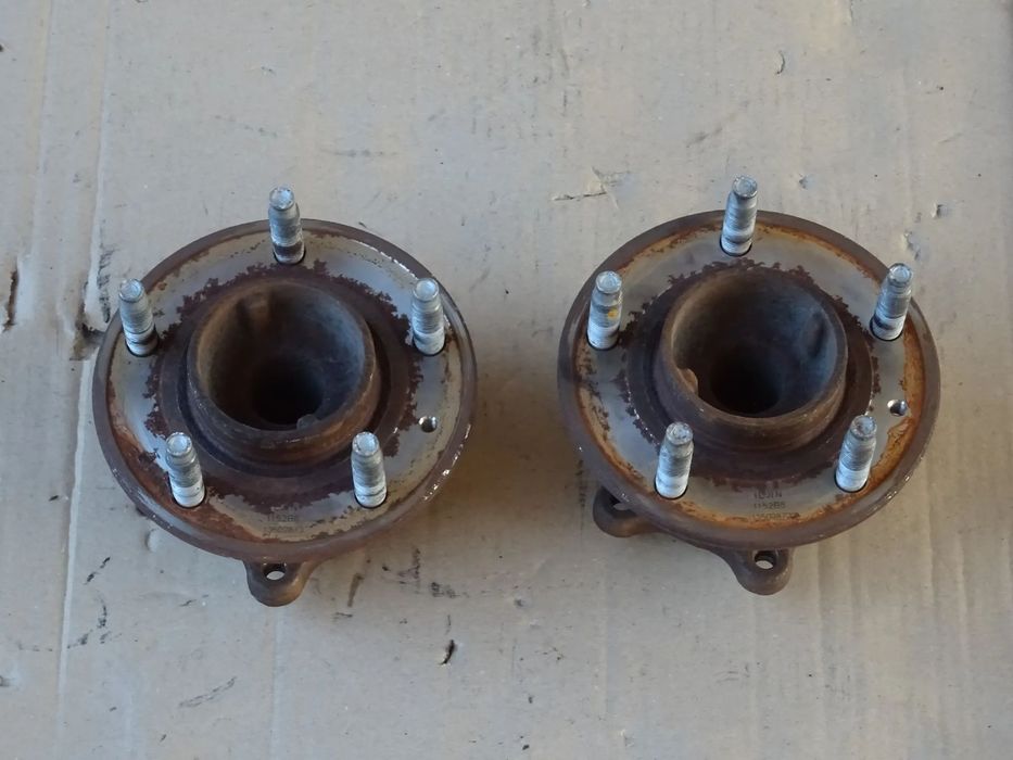 PIASTA TYLNA PRAWY LEWY TYŁ OPEL ZAFIRA C TOURER ASTRA J ORLANDO 5x115