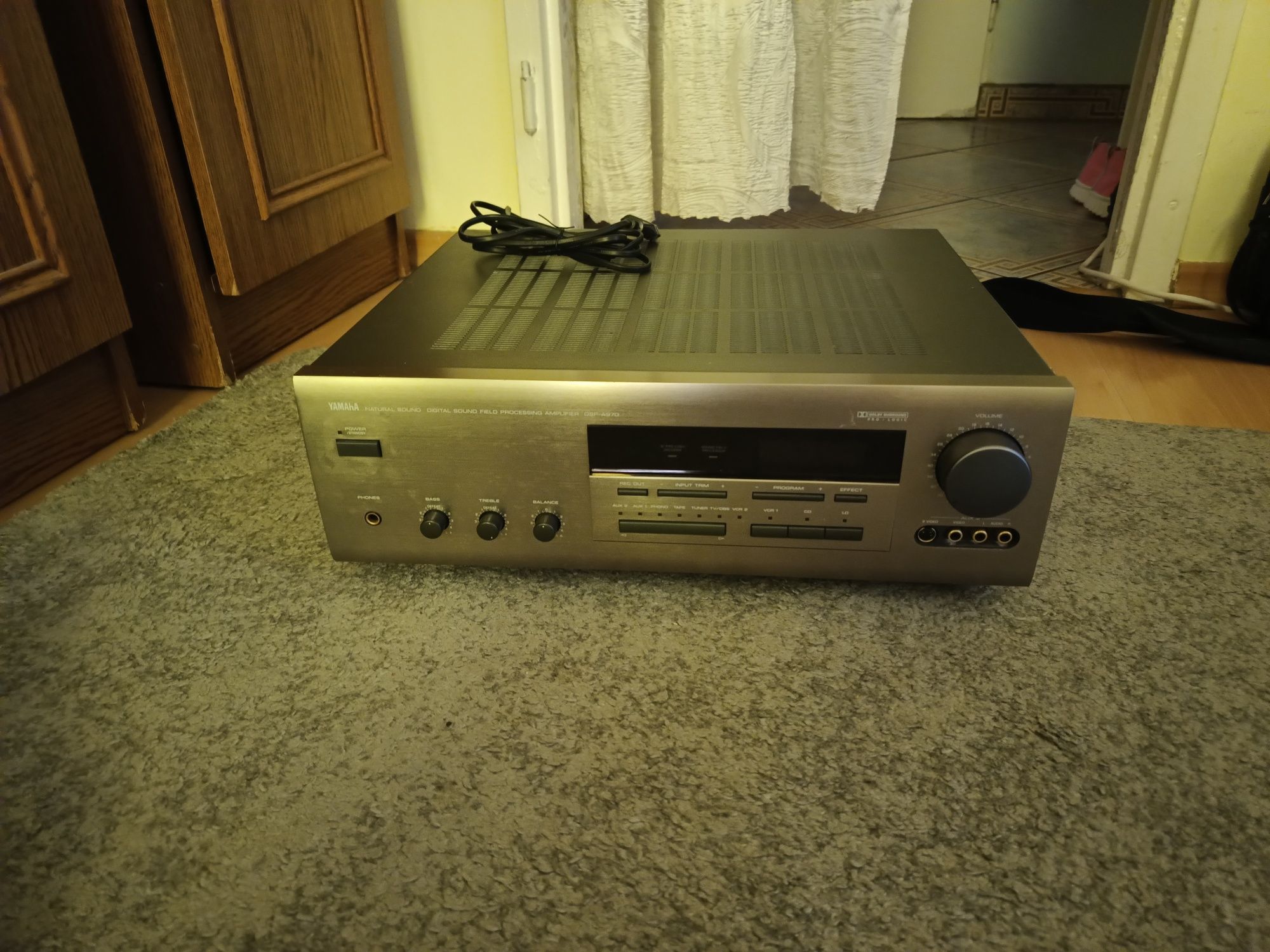Wzmacniacz Yamaha dsp 970 w dobrym stanie, sprawny. Dobry dźwięk.