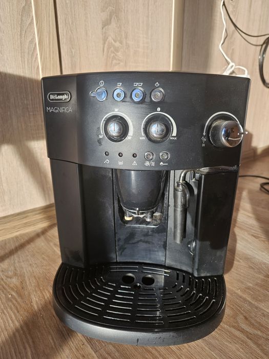 Кавоварка DeLonghi Magnifica