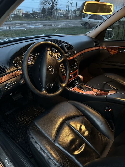 Продам Мерседес w211