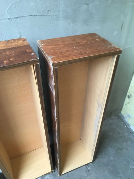 Полка книжная  без стекол всего 4 шт  б\у (цена 1 шт) самовывоз