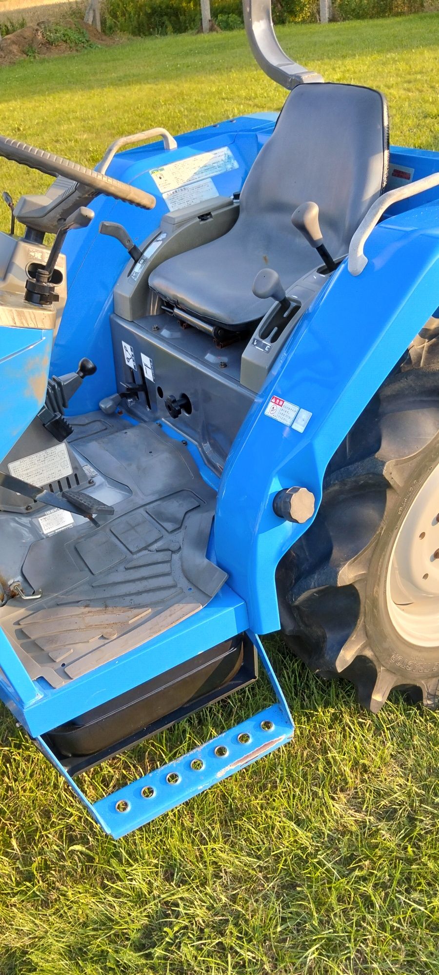 Traktorek 4x4 iseki 21 km rewers wspomaganie ciągnik tur kubota