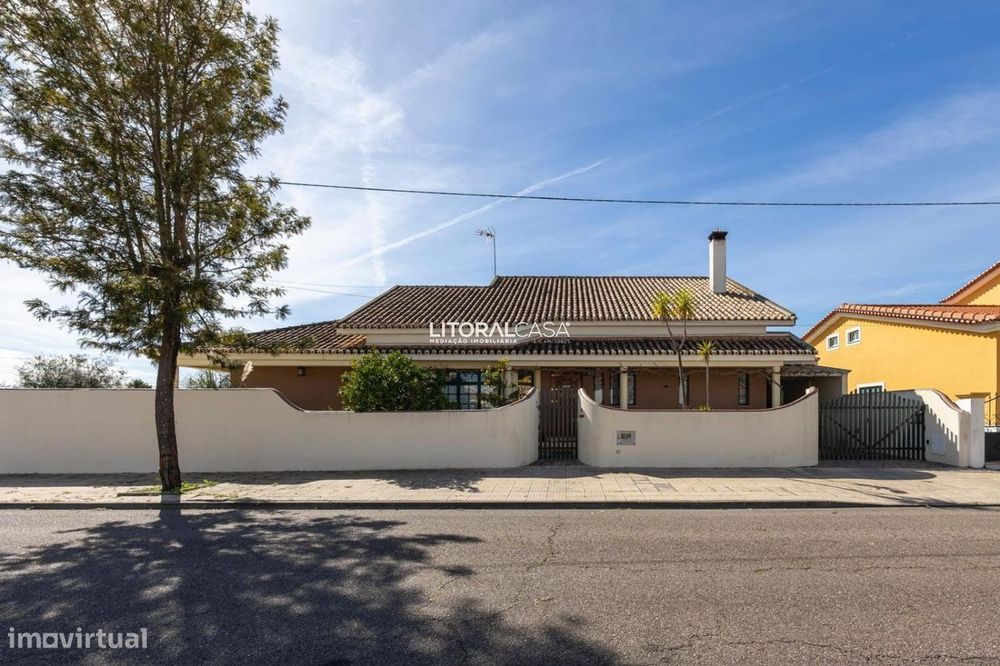 Moradia Isoloada T3+1 em Portalegre com piscina