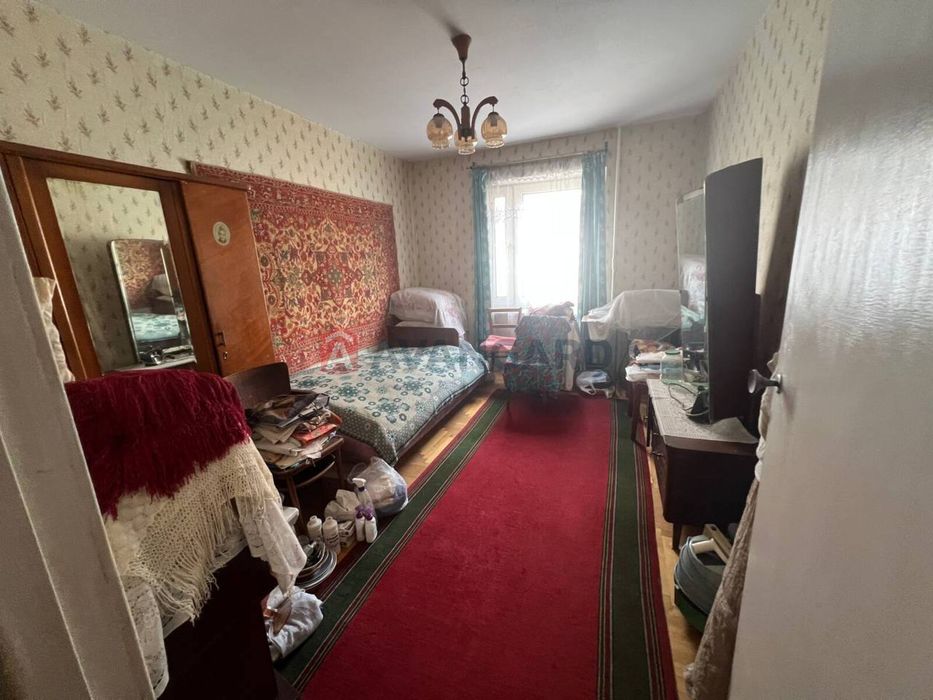 2-кімнатна квартира на Космосі с великим балконом