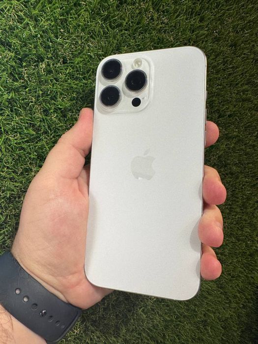 Б/У Apple iPhone 16 Pro Max 256GB. White Titanium
