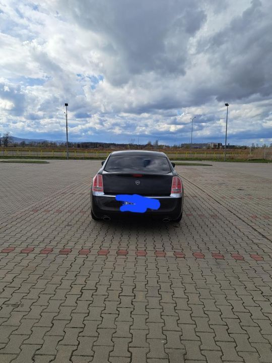 Lancia Thema bliźniak Chrysler 300c lub zamiana