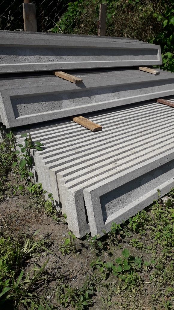 Słupki betonowe, podmurówki betonowe 250x25 oraz 245x25, Producent