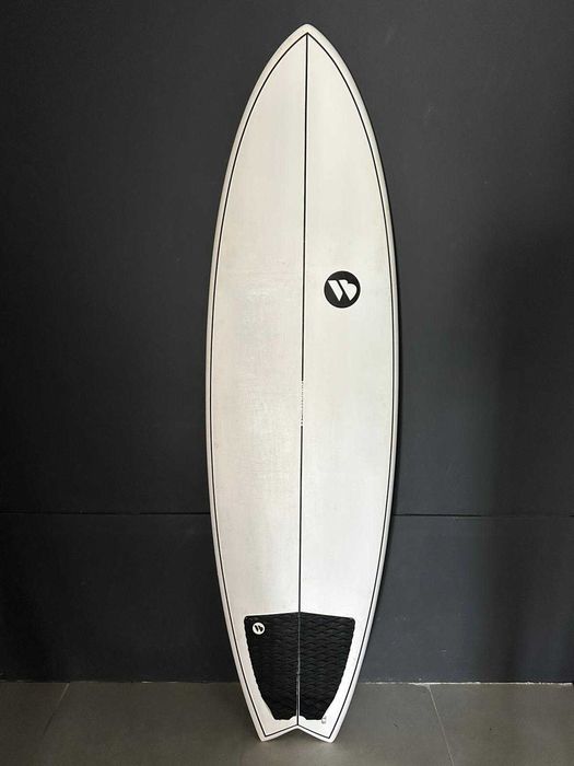 Surfboard - Prancha de Surf - Waveborn "The Rocket" 6'6 47.9L Epoxy